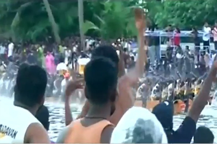 ചമ്പക്കുളം മൂലം വള്ളംകളി: വലിയ ദിവാന്‍ജി ജേതാക്കള്‍