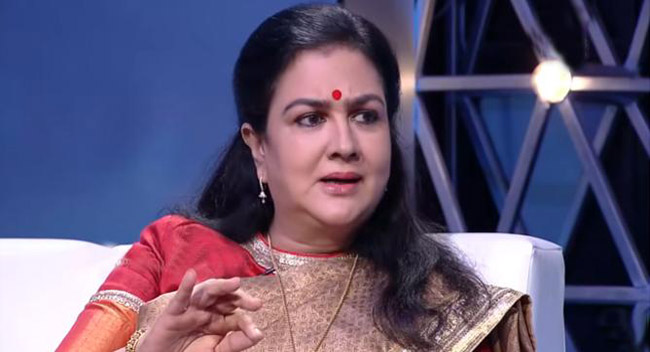 ‘അത് കള്ളം, എനിക്കും മോശം അനുഭവങ്ങളുണ്ടായിട്ടുണ്ട്; അമ്മ ഇനിയും ഒഴിഞ്ഞു മാറരുത്, നടപടി വേണം’: ഉർവശി