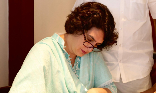 സത്യവാങ്മൂലം: കൈവശം 52,000 രൂപ; 550 പവന്‍ സ്വര്‍ണം; ഹോണ്ട സിആര്‍വി കാര്‍; പ്രിയങ്ക ഗാന്ധിക്ക് 12 കോടിയുടെ സ്വത്ത്; ആസ്തി വിവരങ്ങള്‍