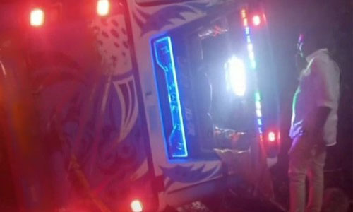 ശബരിമല തീര്‍ഥാടകര്‍ സഞ്ചരിച്ച മിനി ബസ് നിയന്ത്രണം വിട്ട് മറിഞ്ഞു; അഞ്ച് പേർക്ക് പരിക്ക്