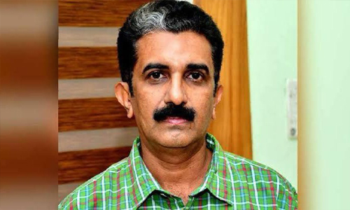 നവീൻ ബാബുവിൻ്റെ അടിവസ്ത്രത്തിൽ രക്തക്കറ ഉണ്ടായിരുന്നുവെന്ന് പോലീസ് ഇൻക്വസ്റ്റ് റിപ്പോർട്ട്; അടിവസ്ത്രത്തില്‍ രക്തക്കറ എങ്ങനെ വന്നു?,’ പോസ്റ്റ്‌മോര്‍ട്ടം ചെയ്ത ഡോക്ടര്‍ ഇന്‍ക്വസ്റ്റ് റിപ്പോര്‍ട്ട് വായിച്ചില്ല’; ഗൂഢാലോചന സംശയിക്കുന്നതായി നവീന്റെ ബന്ധു