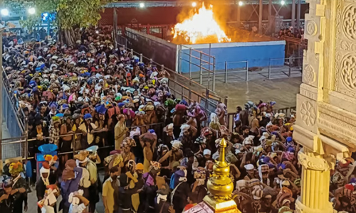 ശബരിമലയിൽ ഭക്തരുടെ എണ്ണത്തിൽ വർധന; 41 ദിവസം 297 കോടിയലധികം വരുമാനം; കഴിഞ്ഞ തവണത്തേക്കാൾ 82 കോടി അധികം