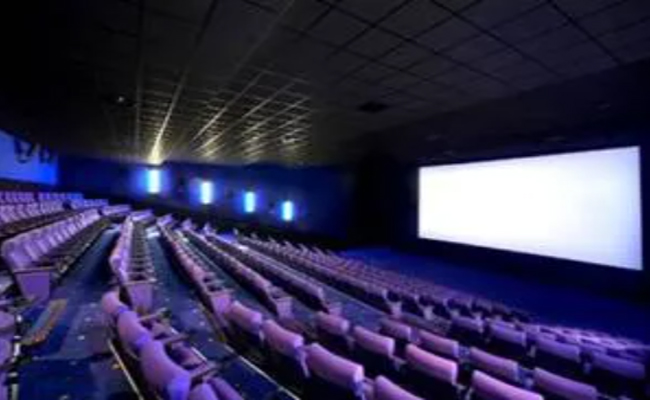 സിനിമ നിർമാതാക്കളുടെ സൂചനാ പണിമുടക്ക് പിൻവലിച്ചു, ഇരട്ട നികുതി ഒഴിവാക്കുന്നത് ചർച്ച ചെയ്യാം; സിനിമാ തർക്കത്തിൽ ഇടപെട്ട് സർക്കാർ