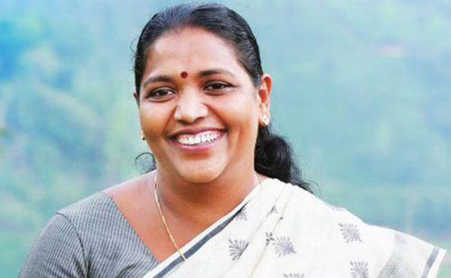 ഇ.എസ്.ബിജിമോൾക്ക് സി പി ഐയുടെ വിലക്ക്; ഇടുക്കി ജില്ലയ്ക്ക് പുറത്ത് പാർട്ടി സമ്മേളനങ്ങളിൽ പങ്കെടുക്കരുത്