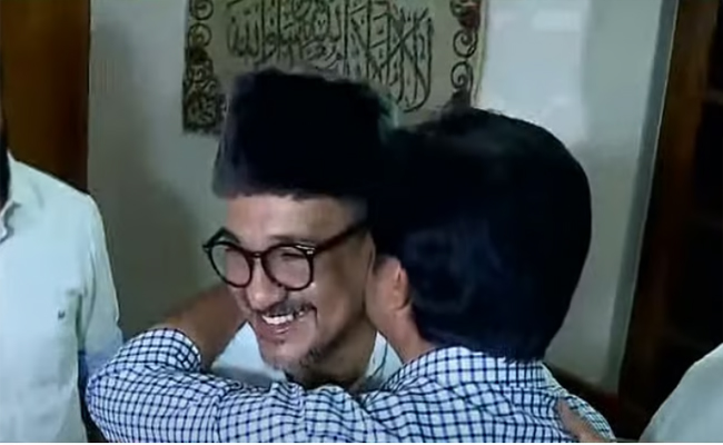 പാണക്കാടെത്തി അനുഗ്രഹം തേടി ഷൗക്കത്ത്; ഭയപ്പാടിനെതിരെയുള്ള കേരളത്തിന്റെ വികാരമാണ് നിലമ്പൂരെന്ന് തങ്ങള്‍