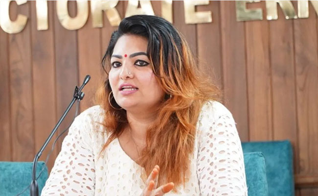 പ്രൊഡ്യൂസേഴ്‌സ് അസോസിയേഷൻ പ്രസിഡൻ്റ് മമ്മൂട്ടിയുടെ വീട്ടുപണി ചെയ്യുന്നയാൾ’; സാന്ദ്ര തോമസ്