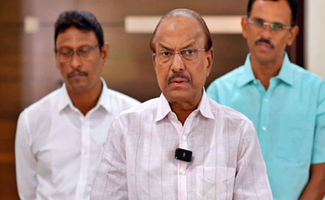 അവരുടെ ശിരോവസ്ത്രം പോലെ ഒരു മുഴം നീളമുള്ള തുണി; കേരളത്തില്‍ സംഭവിച്ച് കൂടാത്തത്’