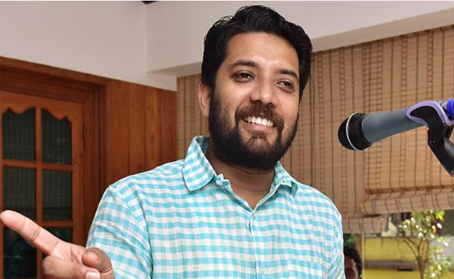 ഷാഫി പറമ്പിലിന് മര്‍ദനമേറ്റ സംഭവം; ആഭ്യന്തര മന്ത്രാലയത്തോട് റിപ്പോര്‍ട്ട് തേടി ലോക്സഭ സെക്രട്ടറിയേറ്റ്