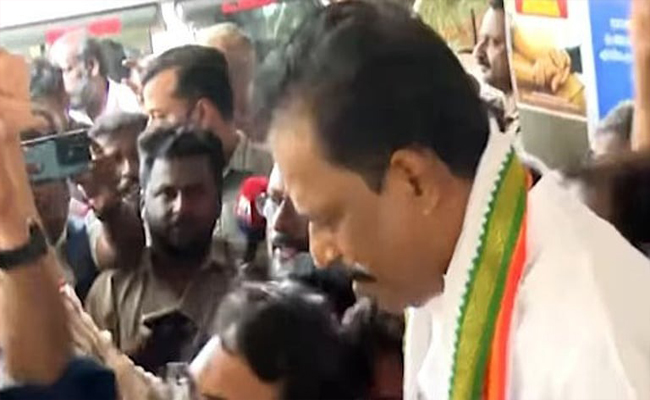 ബിപിയുടെ ഗുളിക കഴിച്ചില്ല, പ്രാഥമികകര്‍മം നടത്താന്‍ പോലും അനുവദിച്ചില്ല, പൊലീസ് ഫോണ്‍ പിടിച്ചെടുത്തെന്ന്; എന്‍ സുബ്രഹ്മണ്യന്‍