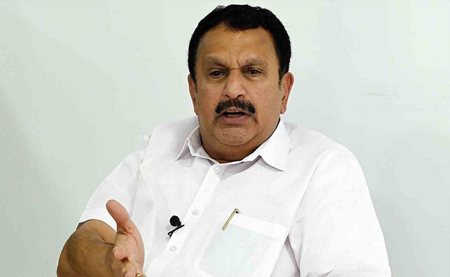 ‘പത്മ പുരസ്‌കാരങ്ങളില്‍ മൂന്ന് എണ്ണം കേരളത്തിന് അഭിമാനകരം’; വെള്ളാപ്പള്ളിയെ പരോക്ഷമായി കുത്തി കെ മുരളീധരന്‍