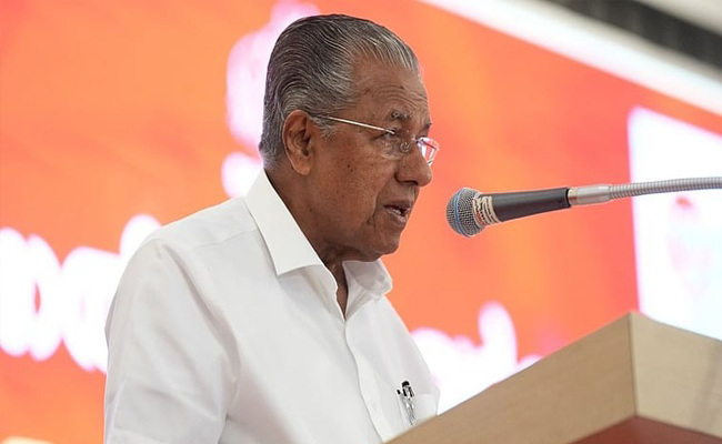 നാടിന്റെ അവസ്ഥ പറയുമ്പോൾ സ്വന്തം സംഘടനക്കാർ തന്നെ ചെണ്ടകൊട്ടുന്നു; സമ്മേളനത്തിനിടെ പ്രകോപിതനായി മുഖ്യമന്ത്രി