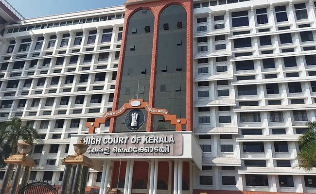 നിതിന്‍രാജ് വധക്കേസ്:  പണത്തിന് മീതെ പരുന്തും പറക്കില്ലെന്നുള്ളതാണ് സ്ഥിതി. ഉന്നത പൊലീസ് ഉദ്യോഗസ്ഥനും പ്രതിയുടെ അഭിഭാഷകനും തമ്മിലുള്ള ബന്ധം പരിശോധിക്കണമെന്നും കോടതി പൊലീസിനെതിരെ ആഞ്ഞടിച്ച് ഹൈക്കോടതി