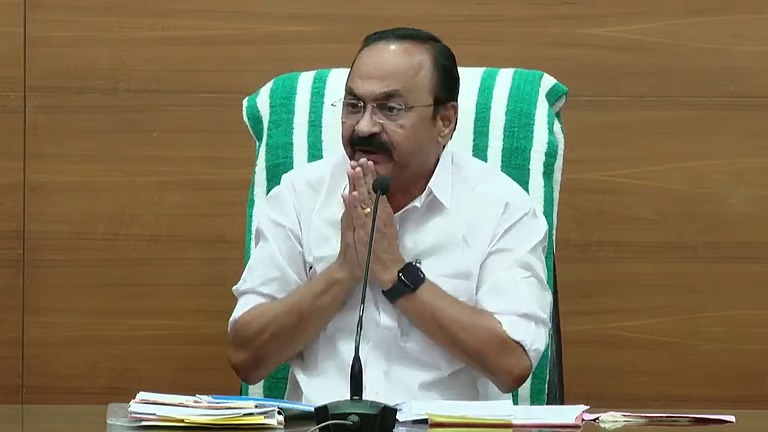 ‘സല്‍ക്കാരമല്ല, അന്ന് വൈകീട്ട് മൂന്നുമണിക്കാണ് ഭക്ഷണം കഴിച്ചത്; അത്ര വലിയ തെറ്റാണെന്ന് അറിയില്ലായിരുന്നു’