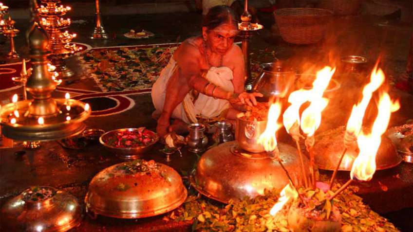 സ്ത്രീകളെ പൂജാരിമാരായി നിയമിക്കാനുള്ള തമിഴ്നാട് സർക്കാരിന്‍റെ നിര്‍ണ്ണായക തീരുമാനം സ്വാഗതം ചെയ്ത് ഡിഎംകെ.