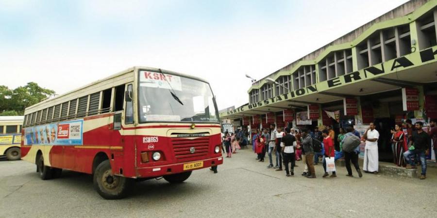 സംസ്ഥാനത്ത് ലോക്ഡൗൺ നിയന്ത്രണങ്ങളിൽ ഇളവ്: കെഎസ്ആർടിസി സംസ്ഥാനത്തുടനീളം പരിമിത സർവ്വീസുകൾ നടത്തും.