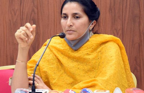 ഒളിമ്പ്യൻ മയൂഖ ജോണിക്ക് വധഭീഷണി, സുഹുര്‍ത്തിനു വേണ്ടിയുള്ള പരാതിയില്‍ നിന്ന് പിന്മാറണം.