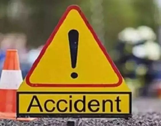 തൃശൂരില്‍ രോഗിയുമായി പോയ ആംബുലന്‍സ് മറിഞ്ഞ് രണ്ടുപേര്‍ മരിച്ചു; മൂന്ന് പേരുടെ നില ഗുരുതരം