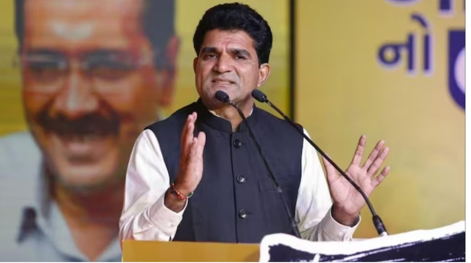മൻ കി ബാത്തിന് 830 കോടി ചിലവഴിച്ചെന്ന് ആരോപണം; ആം ആദ്മി പാർട്ടി ഗുജറാത്ത് അധ്യക്ഷൻ ഇസുദൻ ഗാധ്വിക്കെതിരെ കേസ്