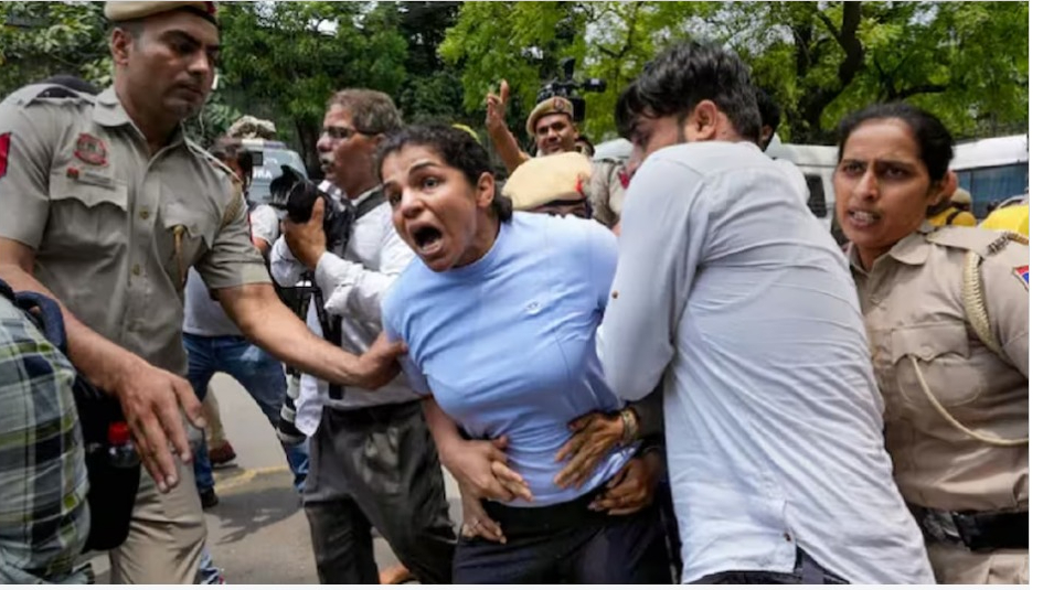 പ്രതിഷേധം അവസാനിച്ചിട്ടില്ല, ജന്തർ മന്തറിലേക്ക് മടങ്ങും: പോലീസ് അടിച്ചമർത്തലിന് ശേഷം സാക്ഷി മാലിക്