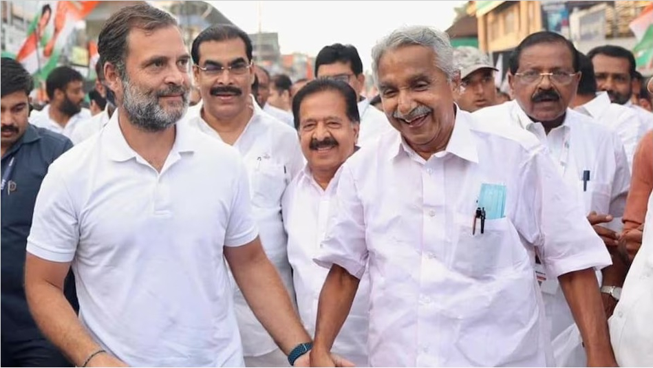 അനുസ്മരണയോഗത്തില്‍ രാഹുല്‍ ഗാന്ധിയുടെ അപ്രതീക്ഷിത സന്ദര്‍ശനം; ‘ഉമ്മന്‍ചാണ്ടി വഴികാട്ടി, ജനങ്ങള്‍ക്കിടയില്‍ നിന്ന് ഉയര്‍ന്ന് വന്ന നേതാവ്’; അനുസ്മരിച്ച് രാഹുല്‍ ഗാന്ധി