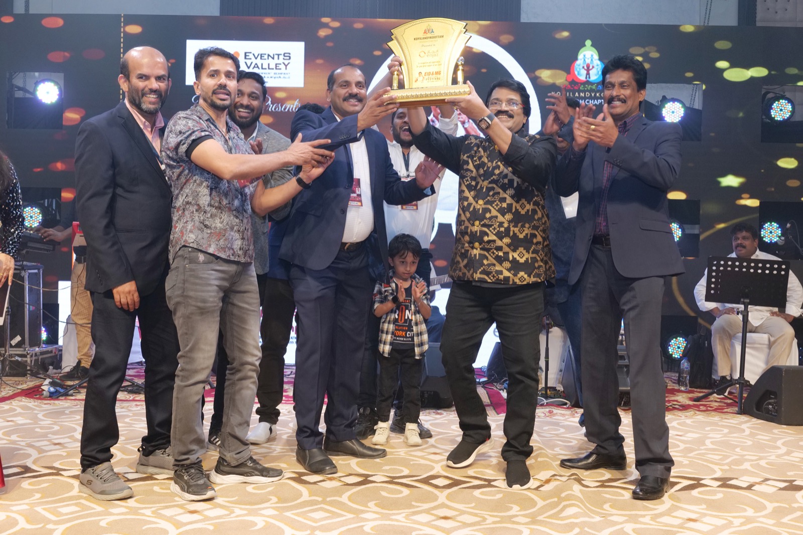 സംഗീത വിസ്മയം തീർത്ത്  ഈദ്‌ വിത്ത്‌ എം ജി; കൊയിലാണ്ടിക്കൂട്ടം റിയാദ് ചാപ്റ്റർ ഒമ്പതാം വാർഷികം ആഘോഷിച്ചു