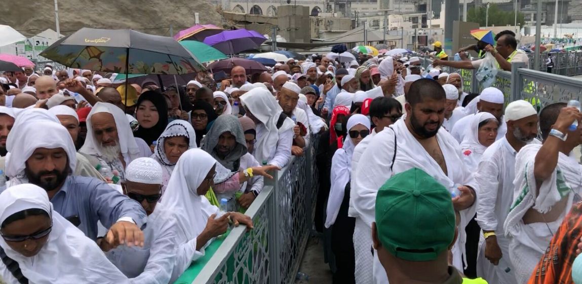 ജുമുഅയിലും പ്രാർഥനയിലും പ​ങ്കെടുത്ത്​ ഇന്ത്യൻ ഹാജിമാർ