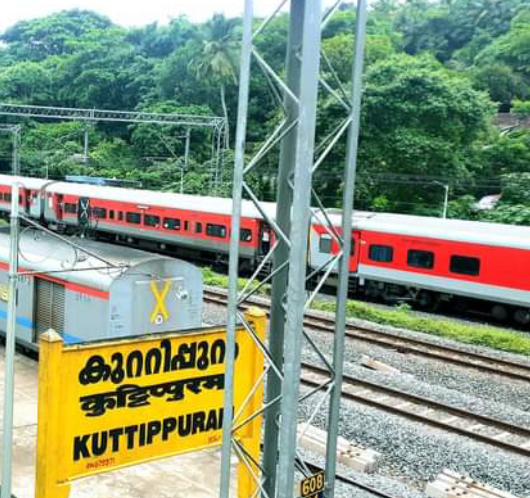 വന്ദേ ഭാരത് എക്സ്പ്രസിന് കുറ്റിപ്പുറത്ത് സ്റ്റോപ്പ് അനുവദിക്കണം: കോട്ടക്കൽ മണ്ഡലം കെഎംസിസി