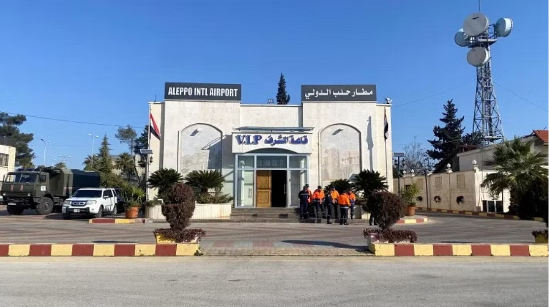 സിറിയയില്‍ വീണ്ടും ആക്രമണം നടത്തി ഇസ്രയേല്‍; രണ്ടു പേര്‍ കൊല്ലപ്പെട്ടതായി റിപ്പോര്‍ട്ട്. ദമാസ്‌കസിലെയും അലെപ്പോയിലെയും വിമാനത്താവളങ്ങള്‍ക്ക് നേരെയാണ് ആക്രമണം; കൂടുതല്‍ ആയുധങ്ങള്‍ നല്‍കി അമേരിക്ക