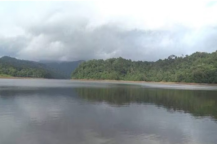 മൂന്നു ഡാമുകളില്‍ റെഡ് അലര്‍ട്ട്; പെരിങ്ങല്‍കുത്തില്‍ ബ്ലൂ, ജാഗ്രത