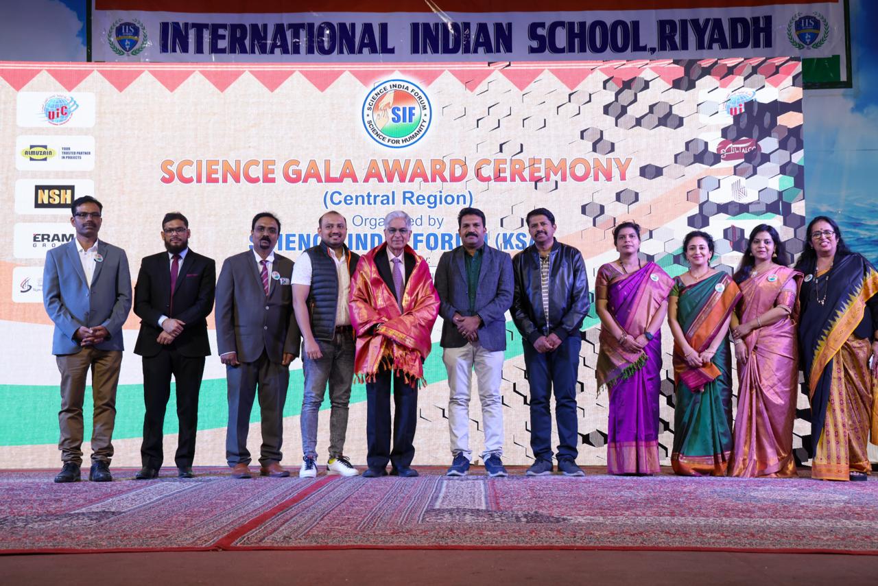 പദ്‌മ ഭൂഷൺ , പത്മശ്രീ ഡോ. ബി എന്‍ സുരേഷിന് റിഫയുടെ ആദരം