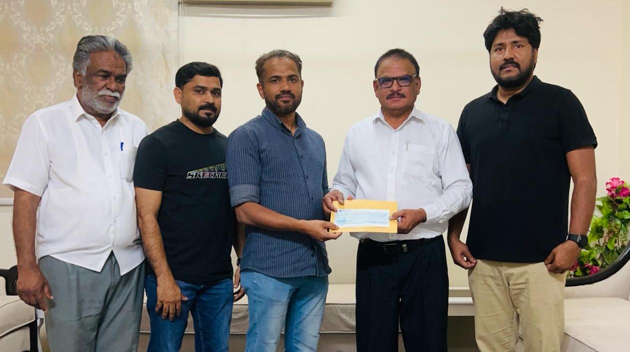 റിയാദിലെ ശിഫയിൽ സോഫാസെറ്റ് കമ്പനിയിലുണ്ടായ തീപിടിത്തത്തിൽ മരണപെട്ട അബ്ദുൽ  ജിഷാരിന് സാമ്പത്തിക സഹായം നൽകി റിവ