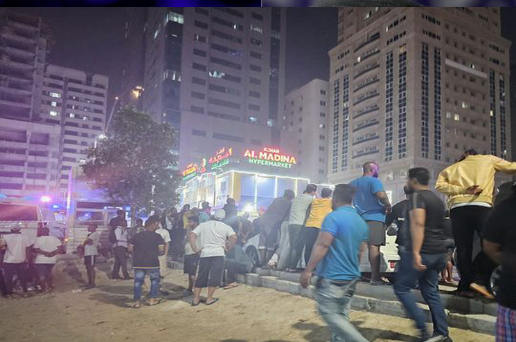 ഷാര്‍ജയില്‍ ബഹുനില കെട്ടിടത്തില്‍ വന്‍ തീപിടിത്തം; അഞ്ചു മരണം, 44 പേര്‍ക്ക് പരിക്ക് #A huge fire broke out in a high-rise building in Sharjah; Five deaths