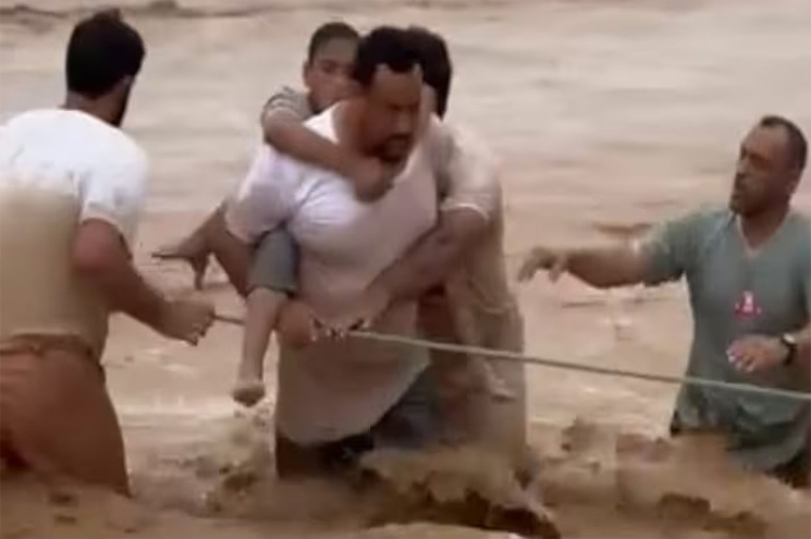 കനത്ത മഴ; ഒമാനിൽ മിന്നൽ പ്രളയത്തിൽ കുടുങ്ങി നിരവധി കുടുംബങ്ങൾ #Oman flash flood latest Update