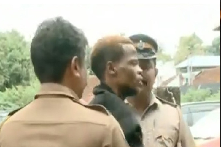 മയക്കുമരുന്ന് സംഘങ്ങള്‍ക്കിടയില്‍ ക്യാപ്റ്റന്‍’ രാജ്യാന്തര മയക്കുമരുന്ന് ശൃംഖലയിലെ പ്രധാന കണ്ണിയായ പ്രതി കോടതി വളപ്പില്‍ അക്രമാസക്തനായി.