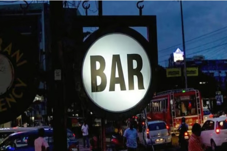 ഡ്രൈ ഡേ എടുത്തു കളയും, അതിനു കൊടുക്കേണ്ടത് കൊടുക്കണം’- വീണ്ടും ബാർ കോഴ? ശബ്ദ സന്ദേശം പുറത്ത്