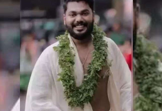 ഗാർഹിക പീഡനം;രാഹുൽ, വിവാഹ തട്ടിപ്പുകാരൻ; പന്തീരങ്കാവ് പൊലീസിൽ വിശ്വാസമില്ല,കേസ് എറണാകുളത്തേക്ക് മാറ്റണം, പെണ്‍കുട്ടിയുടെ അച്ഛന്‍