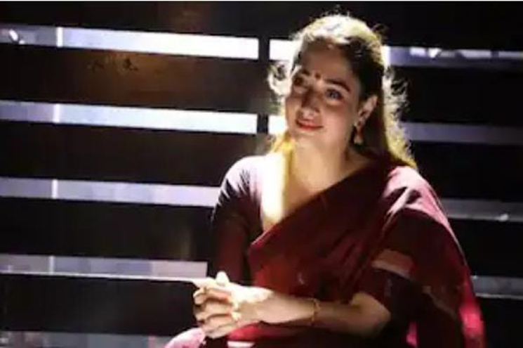 ഈ വര്‍ഷത്തെ ഏറ്റവും വലിയ തമിഴ് ഹിറ്റ് ആയി ‘അറണ്‍മണൈ 4’; മൂന്ന് ആഴ്ചയില്‍ നേടിയ കളക്ഷന്‍ 88 കോടി; സുന്ദര്‍ സി സംവിധാനം ചെയ്ത്, നായകനുമായ ചിത്രം