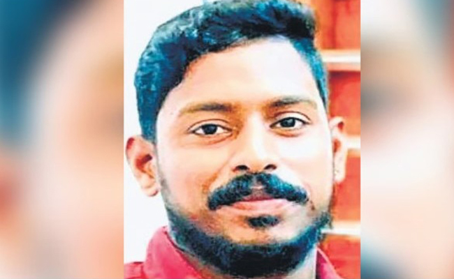 അര്‍ജുന്‍ രക്ഷാദൗത്യം: ഡ്രഡ്ജിങ് യന്ത്രത്തിന്റെ ഓപ്പറേറ്റര്‍ അടക്കം ഷിരൂരിലേക്ക്; അനുകൂല കാലാവസ്ഥയെങ്കില്‍ മാത്രം നദിയില്‍ തിരച്ചില്‍