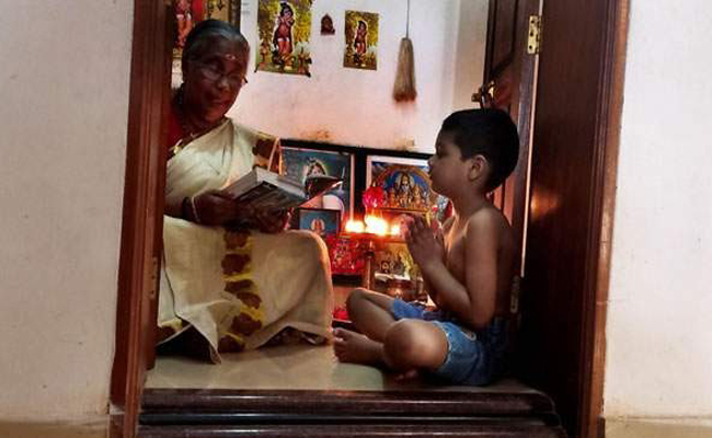 കർക്കടകം പിറന്നു; ഇനി രാമായണ പാരായണത്തിന്റെ നാളുകൾ