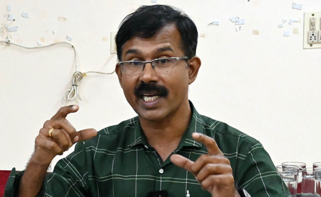 വയനാട്ടിലേത് മനുഷ്യ നിര്‍മിത ഉരുള്‍പൊട്ടല്‍ അല്ല; സാധ്യതാ മേഖലക്കൊപ്പം റൂട്ട് മാപ്പാണ് ആവശ്യം: ഡോ. സജിന്‍കുമാര്‍