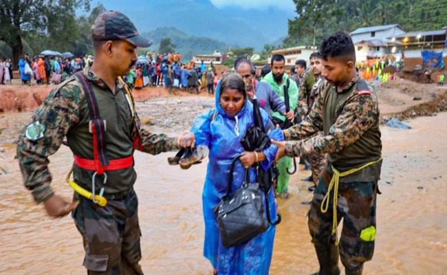 വയനാട് ദുരന്തത്തിൽ മരിച്ചവരുടെ എണ്ണം 359 ആയി; തിരച്ചിലിനായി കൂടുൽ കഡാവർ നായകളെ എത്തിച്ചു