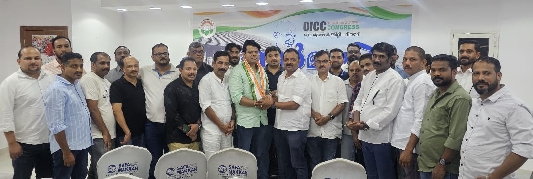 പ്രിയദർശിനി പബ്ലികേഷൻ; സൗദി കോ ഓർഡിനേറ്റര്‍: നൗഫൽ പാലക്കാടനെ ആദരിച്ചു