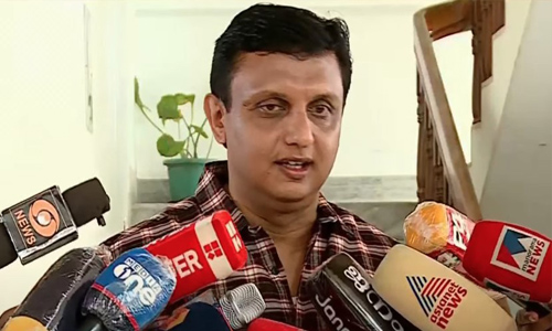 ‘ഇടതുപക്ഷത്തെ തകര്‍ക്കാന്‍ തലയ്ക്ക് അടിക്കുന്നു, ആ തല പിണറായി വിജയനാണ്’