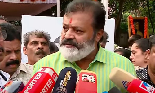 കാറില്‍ നിന്ന് ഇറങ്ങിയപ്പോള്‍ ഗുണ്ടകള്‍ ആക്രമിച്ചു; പൂരനഗരിയില്‍ എത്തിയത് ആംബുലന്‍സില്‍ തന്നെ; പുതിയ വാദവുമായി സുരേഷ് ഗോപി.