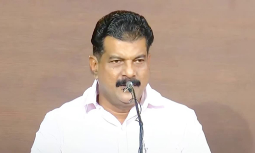 മലപ്പുറം വിഷയത്തില്‍ മുഖ്യമന്ത്രി മാപ്പു പറയണം; മുഖ്യമന്ത്രി പദവി മുഹമ്മദ് റിയാസിനോ മകള്‍ വീണയ്‌ക്കോ നല്‍കണമെന്ന് പരിഹാസം;  മനുഷ്യന് ജീവനില്‍ പേടിയുണ്ടാകില്ലേ?; അതൊക്കെ ശേഷിയുടെ പ്രശ്‌നമാണ്; കെ ടി ജലീലിനെതിരെ പി വി അന്‍വര്‍