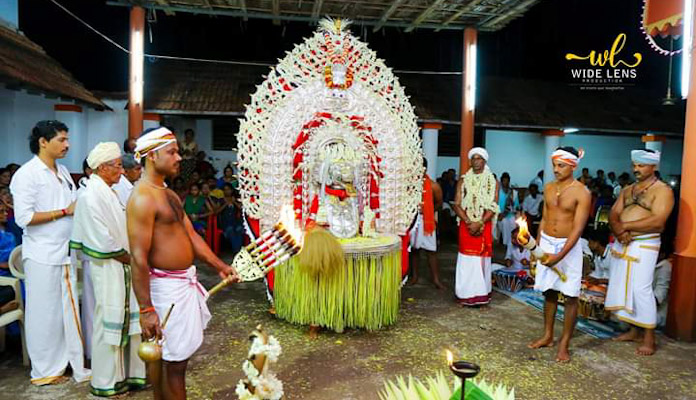 ക്ഷേമ  ഐശ്വര്യത്തിന് വരാഹി തെയ്യം