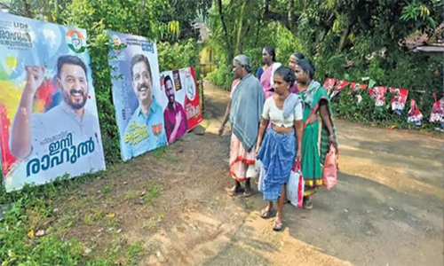 ഇരട്ട വോട്ടുകാരെ പാലക്കാട് നിലനിര്‍ത്തും; മറ്റേതെങ്കിലും ബൂത്തില്‍ വോട്ട് ചെയ്താല്‍ നടപടിയെന്നും കളക്ടര്‍: കോടതിയിലേക്കെന്ന് സിപിഎം