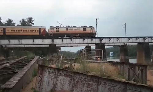 അവരെ കണ്ടത് വളവു തിരിഞ്ഞപ്പോൾ, പലതവണ ഹോണ്‍ അടിച്ചു’: രക്ഷപ്പെടാൻ ഓടിയത് ട്രെയിൻ വന്ന ദിശയിലേക്ക്