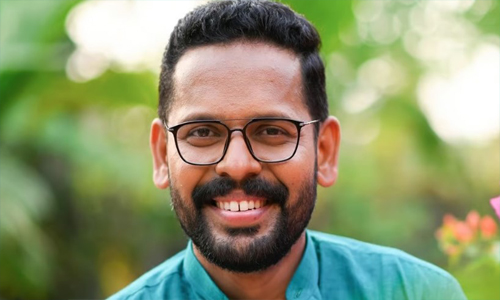 അനിയാ, ആ സ്‌റ്റെതസ്‌കോപ്പ് കളയണ്ട; ഇനി നമുക്ക് ജോലി ചെയ്ത് ജീവിക്കാം’ സരിനെ ട്രോളി കോണ്‍ഗ്രസ് നേതാവ് ഡോ. എസ്എസ് ലാല്‍