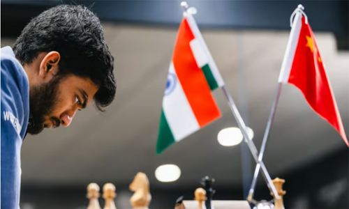 ഡിങ് ലിറന്റെ ഒറ്റ നിമിഷത്തെ പിഴവിന് ​’ചെക്ക്’! ചെസിന്റെ മഹിത ചരിത്രത്തിൽ ഒരേയൊരു ‘ദൊമ്മരാജു ​ഗുകേഷ്’